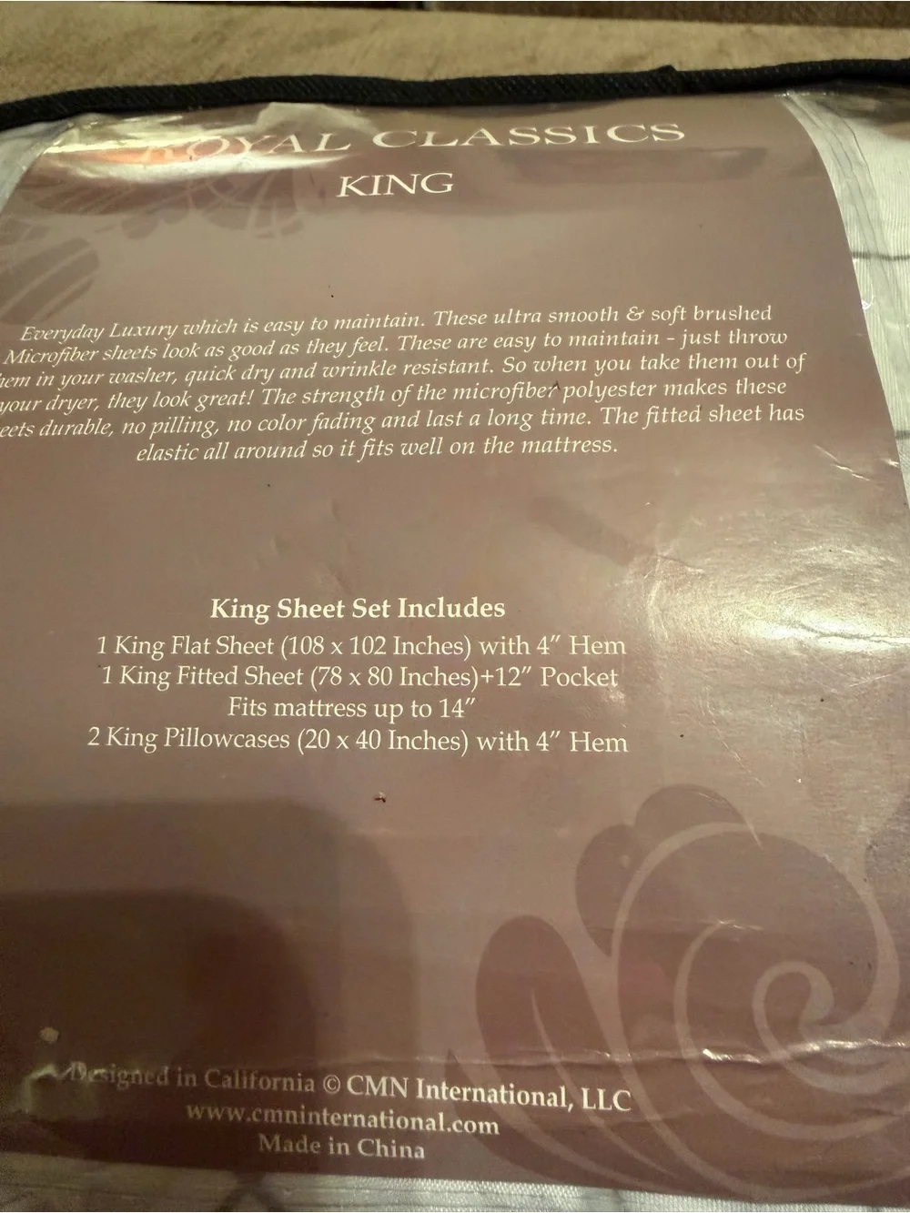 King Sheet Set in White with Gray Lattice